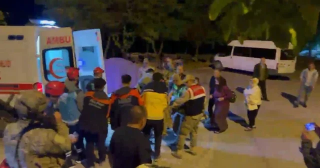 Kayalıklardan düştü, 1,5 saat sedye ile taşınarak hastaneye ulaştırıldı Tunceli Haberleri