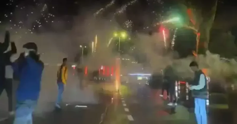 Galatasaray taraftarlarından Liverpool a gece yarısı sürprizi: Sabaha kadar uyutmadılar Fanatik Gazetesi Şampiyonlar Ligi Haberleri Spor