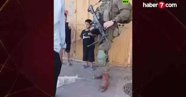 Katil İsrail askerleri 2 Filistinli çocuğu gözaltına aldı!