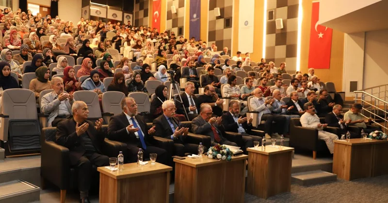 Necmettin Erbakan Üniversitesi akademik yıl açılış töreninde Gazze deki insanlık dramına dikkat çekildi