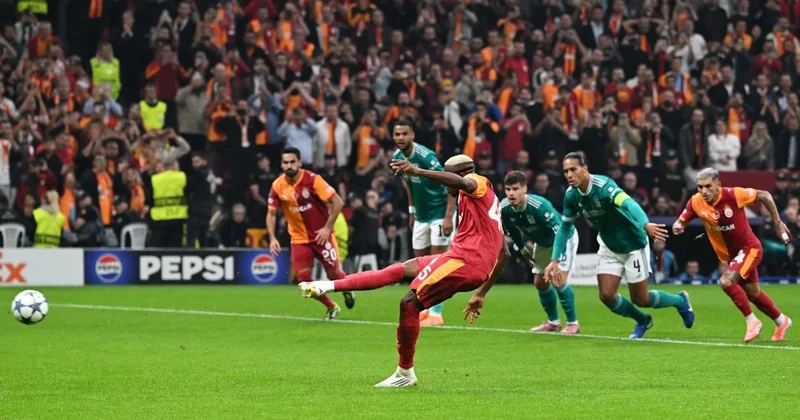 Osimhen penaltıdan attı, tarihe geçti! Sözcü Gazetesi