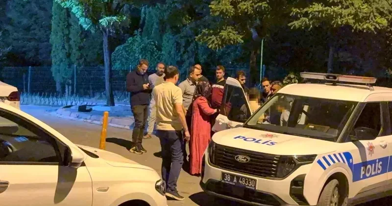 12 Yaşındaki Çocuk Üvey Babasını Bıçakladı