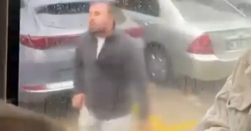Bursa da otobüs sürücüsü yolculara küstü! O anlar bir yolcunun kamerasına saniye saniye yansıdı