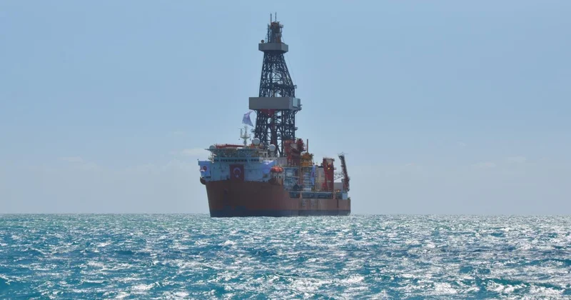 Enerji filosuna katılan yeni sondaj gemisi Mersin açıklarına demirledi