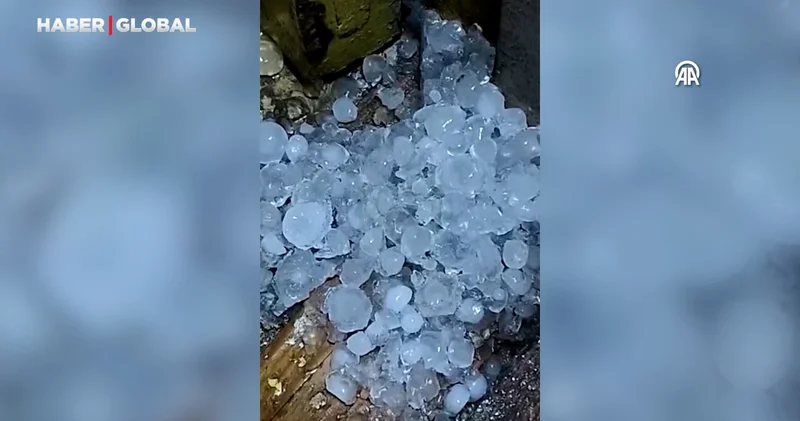 Mısır ın İskenderiye kentinde şiddetli yağmur ve dolu etkili oldu