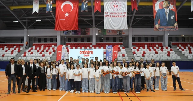 Çubuk ta öğrencilerden oluşan orkestra yıl sonu konseri verdi Ankara Haberleri