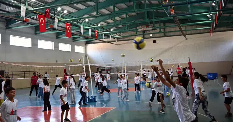 Fabrika Voleybol’un 40’ıncısı Mardin’in Derik ilçesinde açıldı