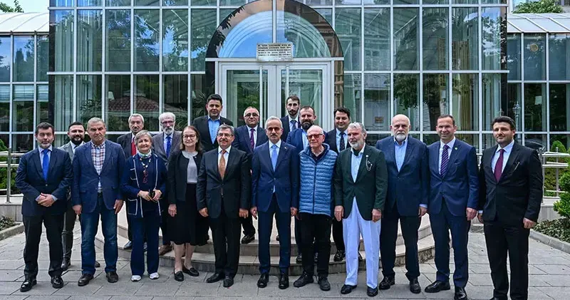 Bakan Uraloğlu, Uluslararası Koridorlar ve Türkiye Konferansı na katıldı