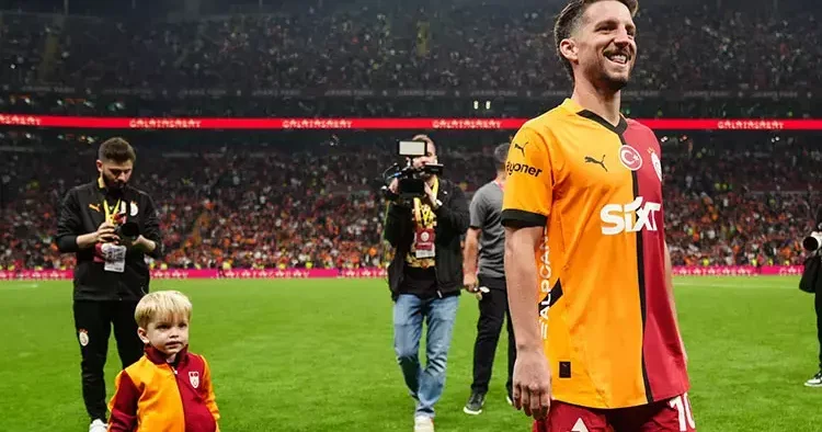 Dries Mertens ten ayrılık sözleri: Gideceğimizi Ciro ya nasıl açıklayacağımı bilmiyorum!