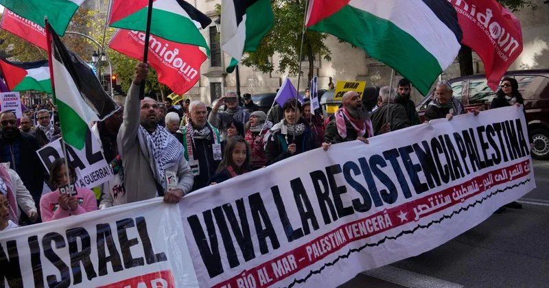 Gazze deki olayları insanlık dışı olarak niteleyen Barselona Belediyesi, İsrail ile ilişkileri kesti