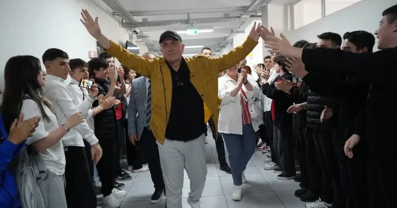 Beden Eğitimi Öğretmeni Veda Töreniyle Emekli Oldu