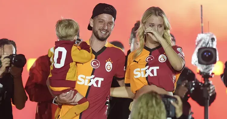 Dries Mertens, Galatasaray a 5 kupayla veda etti!