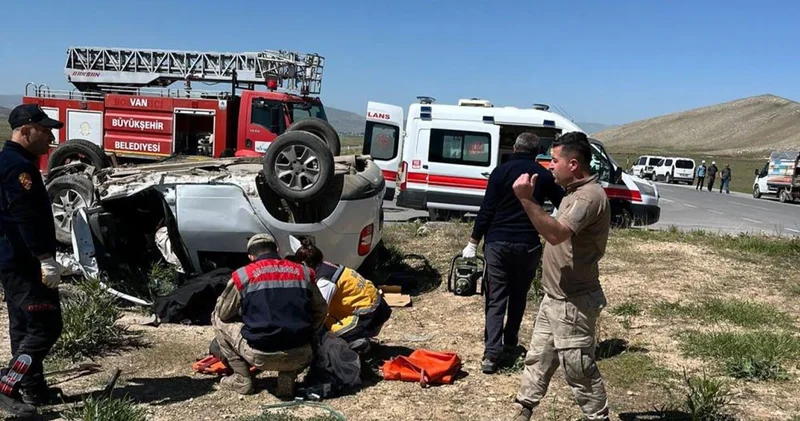 Van da feci kaza! Ölüler ve yaralılar var