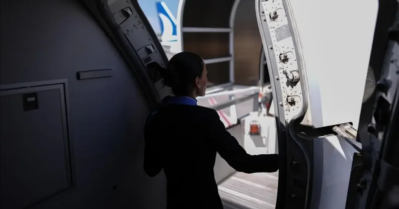 AA, 31 Mayıs Dünya Kabin Memurları Günü çerçevesinde kabin görevlileriyle görüştü