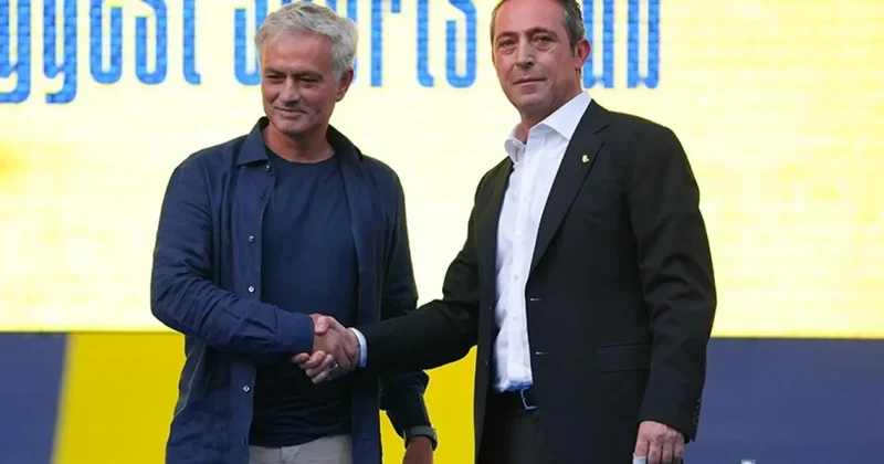 Ünlü yorumcu açıkladı: İki aydır beni kovun diyor