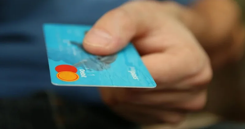 Kolay kazanç vaadiyle kandırıyorlar! Ticaret Bakanlığı ndan banka hesabı uyarısı