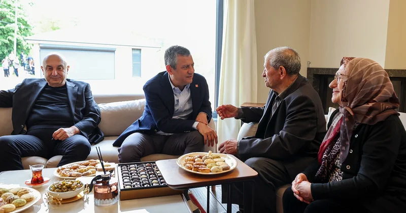 Özgür Özel den tutuklu Kadriye Kasapoğlu nun ailesine ziyaret