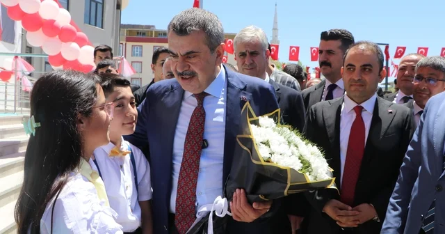 Bakan Tekin: Eğitim, birinci sırada Van Haberleri