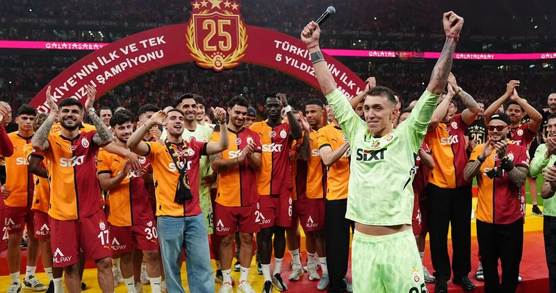 Galatasaray ın görüşeceği forveti açıkladı