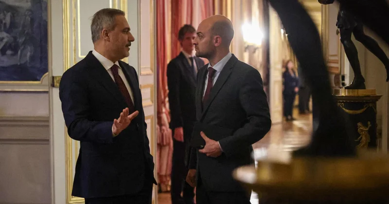 Hakan Fidan Fransız mevkidaşıyla görüştü