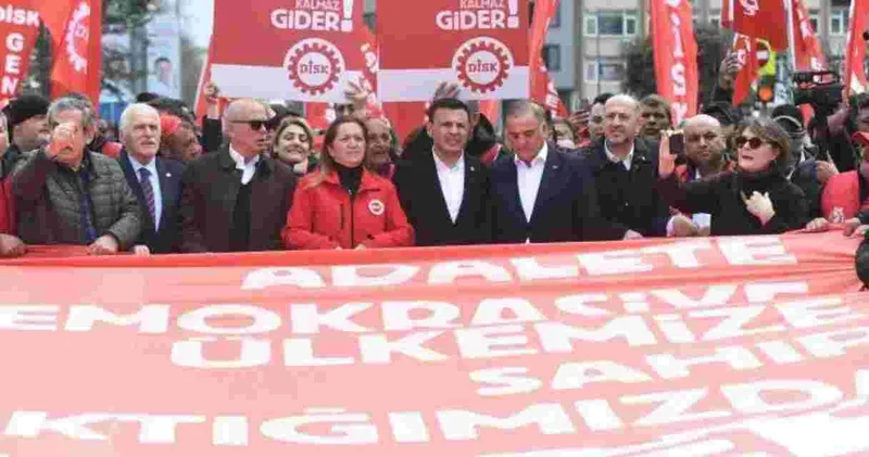CHP li belediyelere yönelik operasyonlara DİSK ve KESK ten tepki!