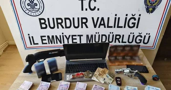Burdur da fuhuş operasyonu! Yakalanan 8 zanlı tutuklandı, 6 yabancı uyruklu kadın koruma altına alındı