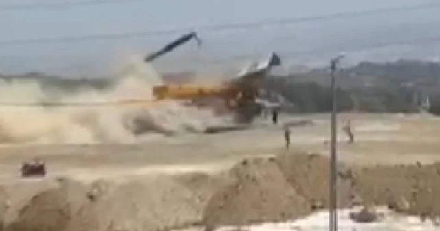 Freni patlayan vinç dehşet saçtı: Operatör hayatını kaybetti VİDEO İZLE