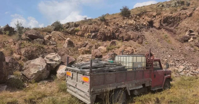 Çalıntı elektrik tellerini kayaların arasına sakladılar: Üç şüpheli yakalandı Gündem Haberleri