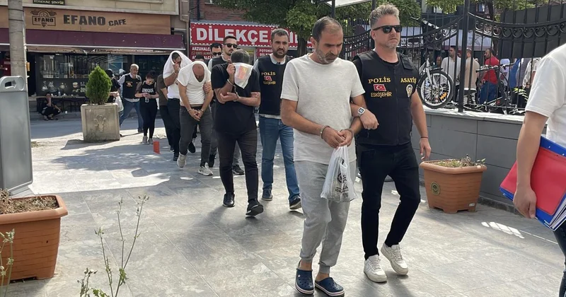 Dublör kullanarak 10 milyon liralık arsa vurgunu yaptılar