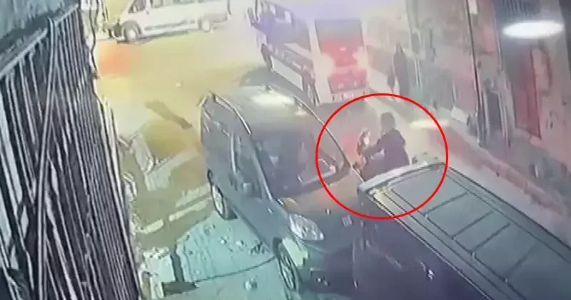 Bağcılar da 3 kişinin yaralandığı silahlı saldırının kamera görüntüsü ortaya çıktı