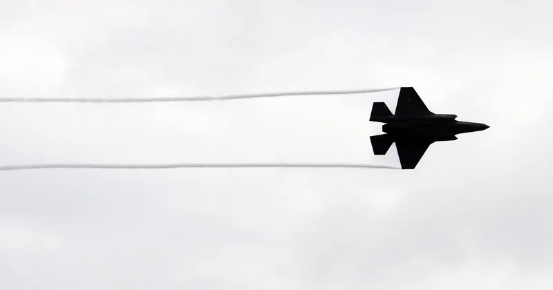 ABD nin California eyaletinde donanmaya ait F 35 savaş uçağı düştü