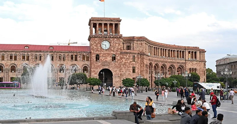Pembe şehir Yerevan Agos