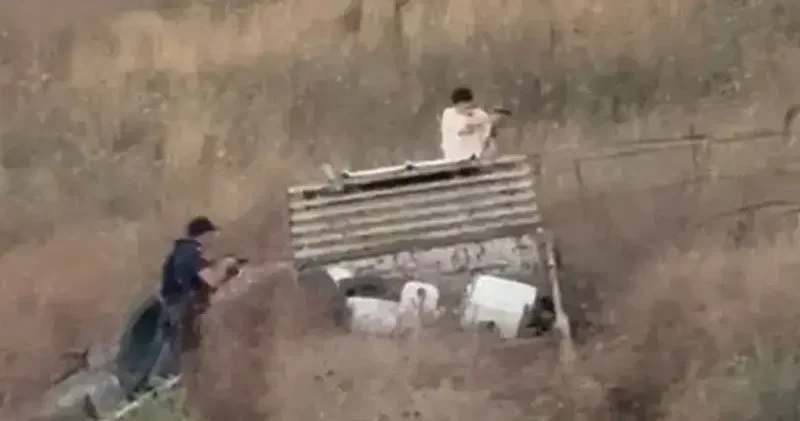 Arnavutköy de eski çalıştığı fabrikada arkadaşını silahla vurup öldürdü; kümeste yakalandı