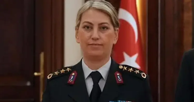 Bir ilke imza atmıştı! Gülden paşa yine adını tarihe yazdırdı
