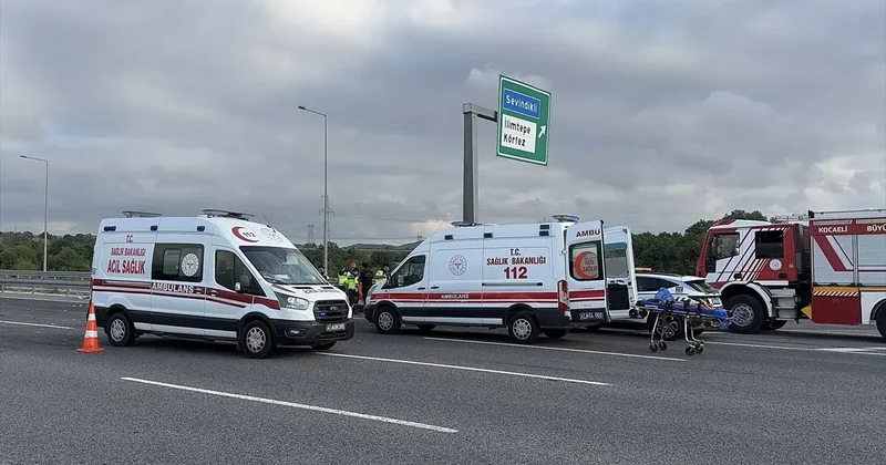 Yön levhasına çarpıp takla attı: Anne öldü, eşi ve 3 çocuğu yaralı