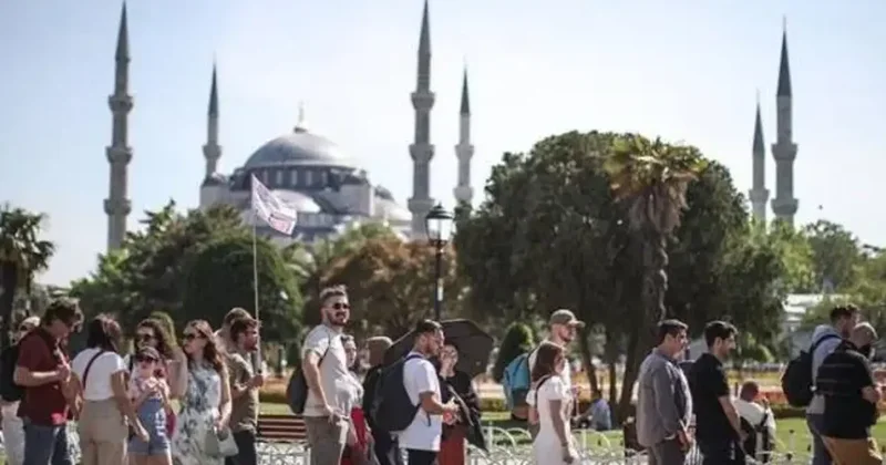 Turizm geliri ilk 6 ayda rekor kırdı! 26 milyar dolara yaklaştı