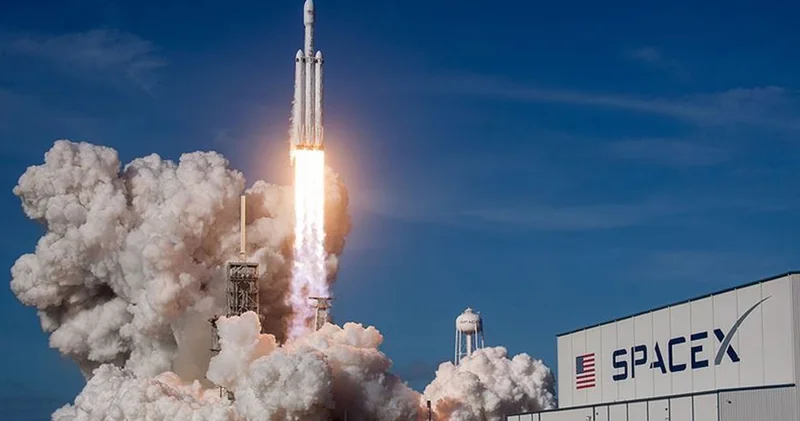 SpaceX’in 11’inci insanlı uzay uçuş görevi ertelendi
