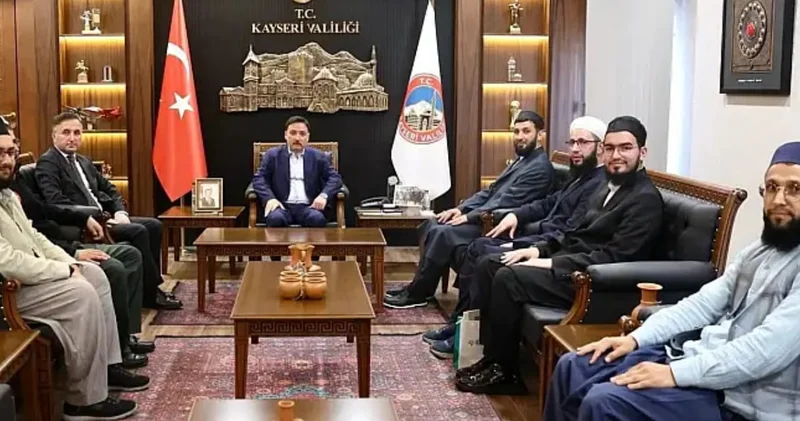 Kayseri Valisi İsmailağa Tarikatı üyelerini makamında kabul etti