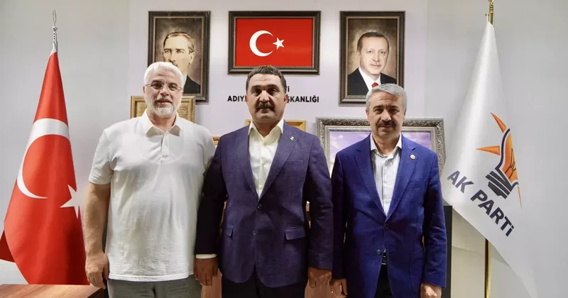 Yeniden Refah ta bir istifa daha! Yeni partisinin rozetini taktı