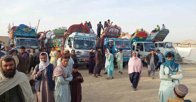 Afganistan yönetimi komşu ülkelerden Afganların toplu sınır dışı edilmesini kınadı Ortadoğu Haberleri