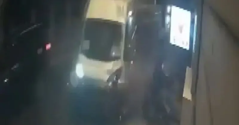 Beykoz da hatalı sollama yapan minibüsün çarptığı motosikletin sürücüsü hayatını kaybetti