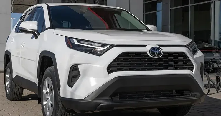 Toyota en çok araç satan otomobil üreticisi unvanını korudu