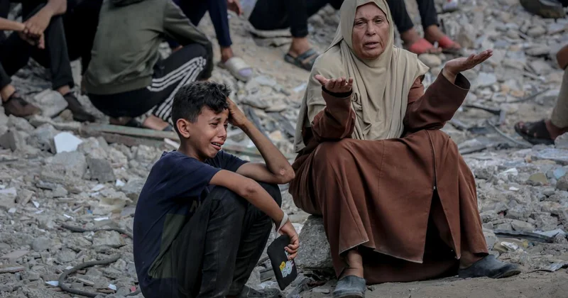 Soykırımcı İsrail, Gazze de yardım bekleyenlere saldırmaya devam ediyor: 51 kişi hayatını kaybetti