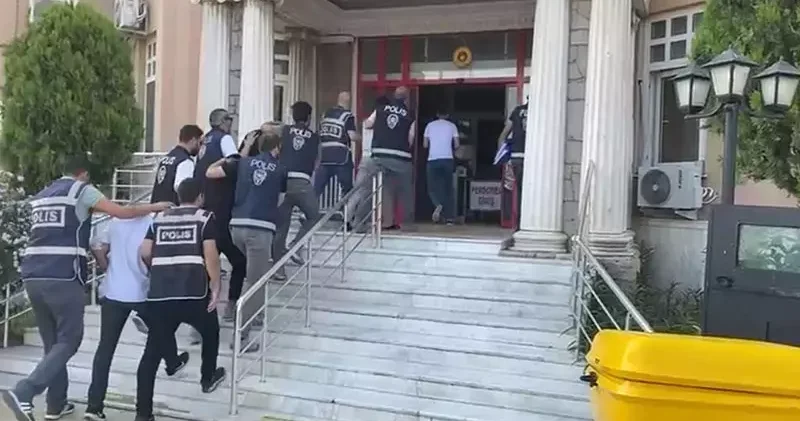 Kendilerini MİT görevlisi olarak tanıtıp, 6,5 milyon TL ve 117 bin Euro dolandırıcılık yapan 4 kişi tutuklandı