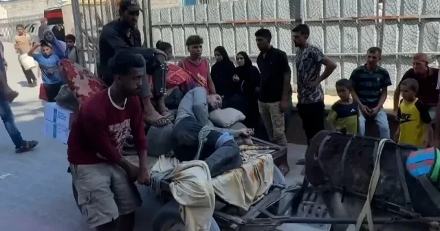 İşgalci İsrail Gazze Şeridi nde 18 i insani yardım bekleyen 31 Filistinliyi öldürdü VİDEO İZLE