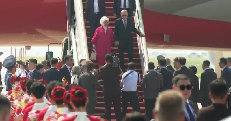 Erdoğan altı bakan ve MİT Başkanı ile Çin de