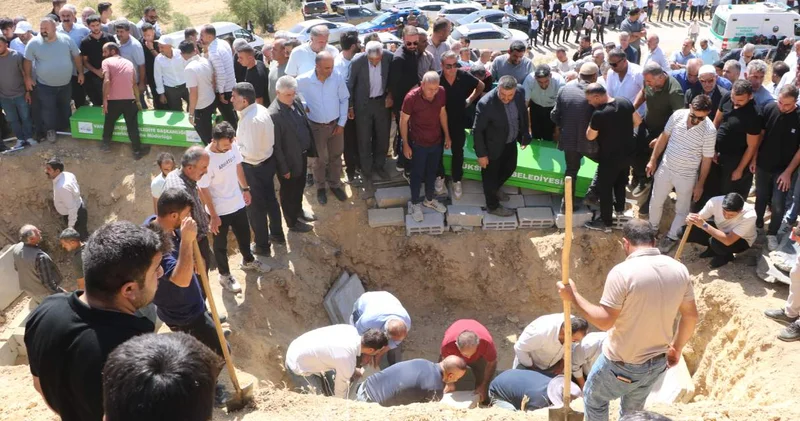 Düğün yolunda feci kaza! Bir aile yok oldu