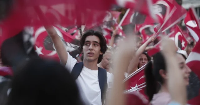 Bursa da 30 Ağustos coşkusu fener alayıyla kutlandı Bursa Haberleri