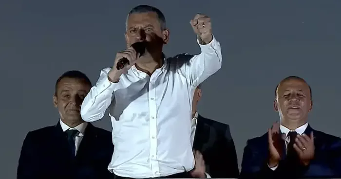 CHP lideri Özgür Özel İktidara geldiğimizde... diyerek yeni vaadini açıkladı! Bu sorun çözülecek