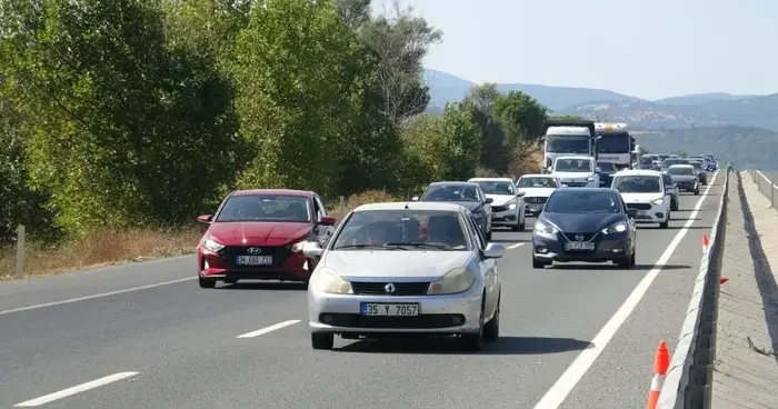 Balıkesir de yaz tatili bitti, trafik yoğunluğu başladı